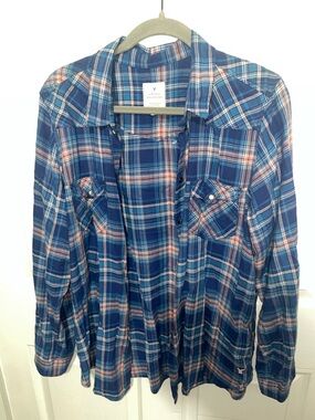American Eagle Outfitters Navy and Coral Plaid Button-Up Shirt